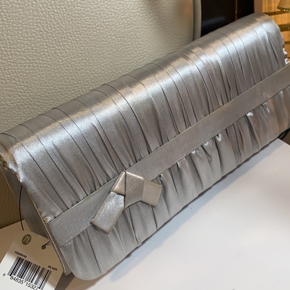 Jessica McClintock Party Clutch . - Picture 2 of 6